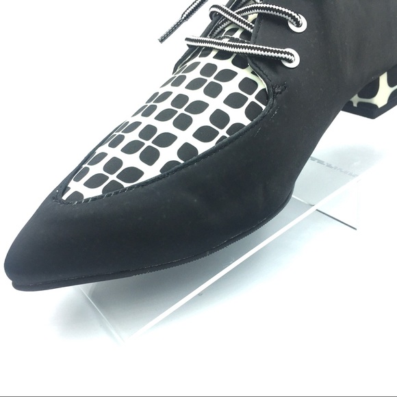 Geometric Floral Retro Printed Satin Oxfords - Picture 5 of 8